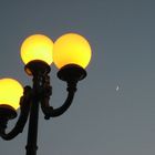 3 Lampen contra Mond.......