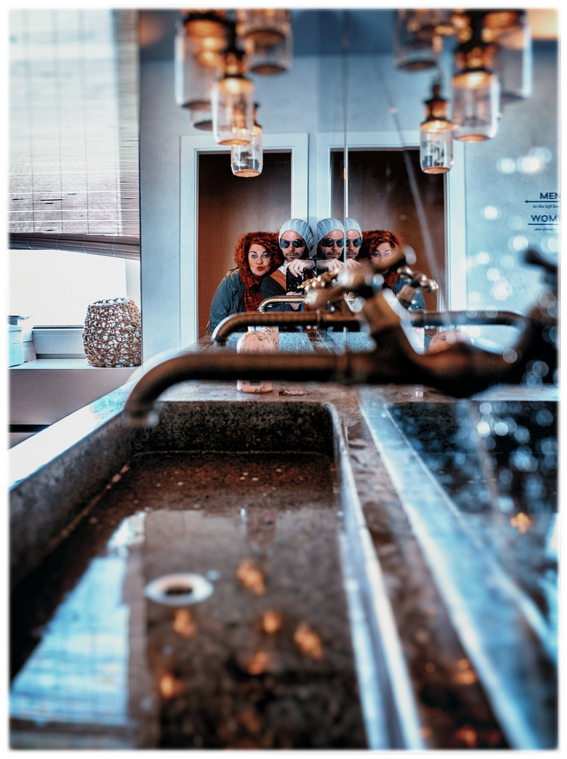 3 sind einer zuviel Foto & Bild spezial, indoor, bad Bilder auf