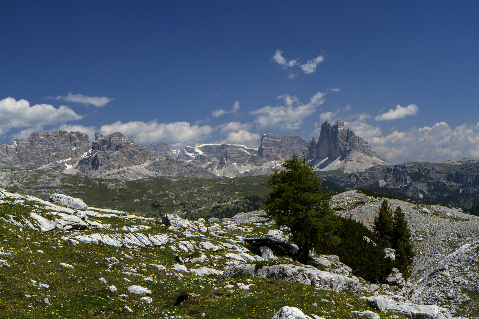 3 Zinnen - mit Blick unter der hohen Geisl auf dem Weg zur Rossalm