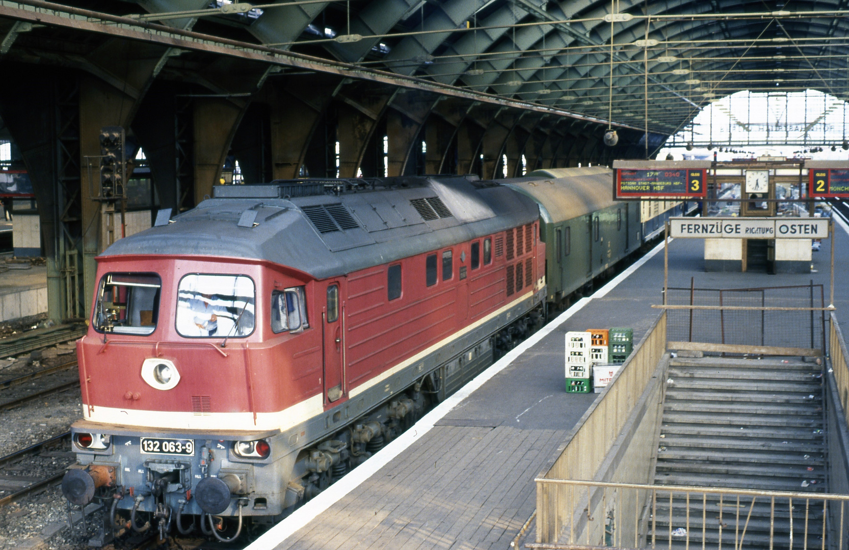 30 Aug 1990-HBF Berlin.