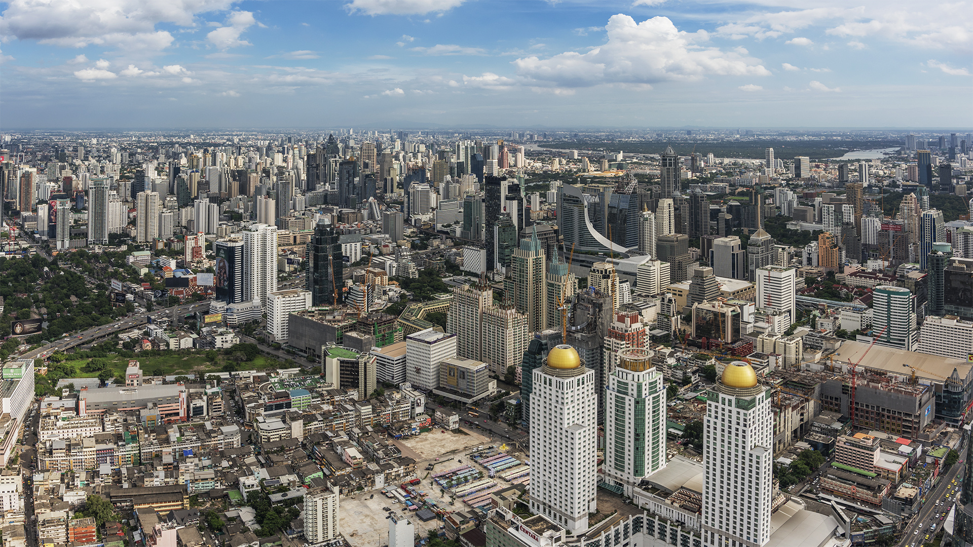 300 m über Bangkok