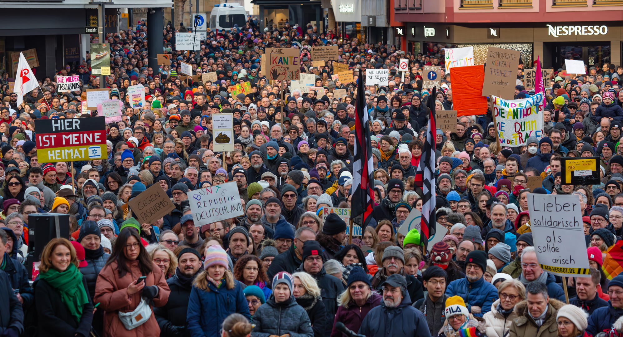 30.000 in Stuttgart gegen Rechtsradikale