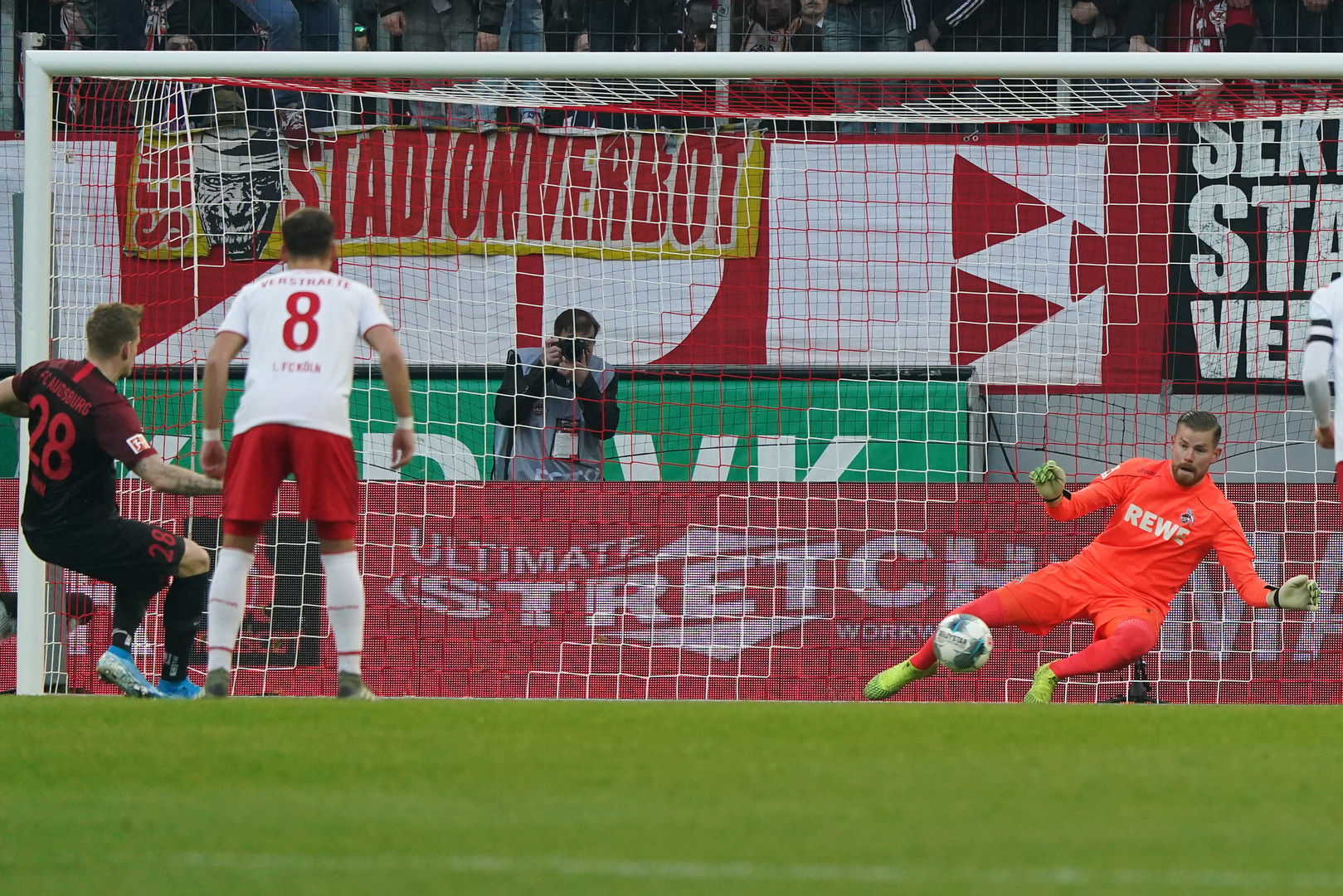 30.11.2019, RheinEnergieStadion, Köln, GER, 1. FBL, 1.FC Köln vs. FC Augsburg,