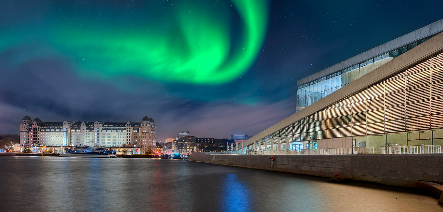 3032UZ Oper und historisches Lagerhaus Nacht Nordlicht Oslo Norwegen