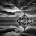 3085TZ Mont St Michel Frankreich Spiegelung sw