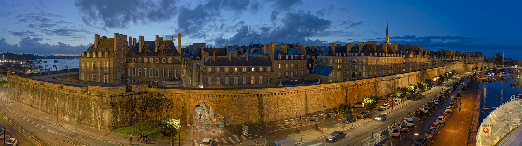 3201TZ-05TZ St. Malo an der Stadtmauer beleuchtet Panorama