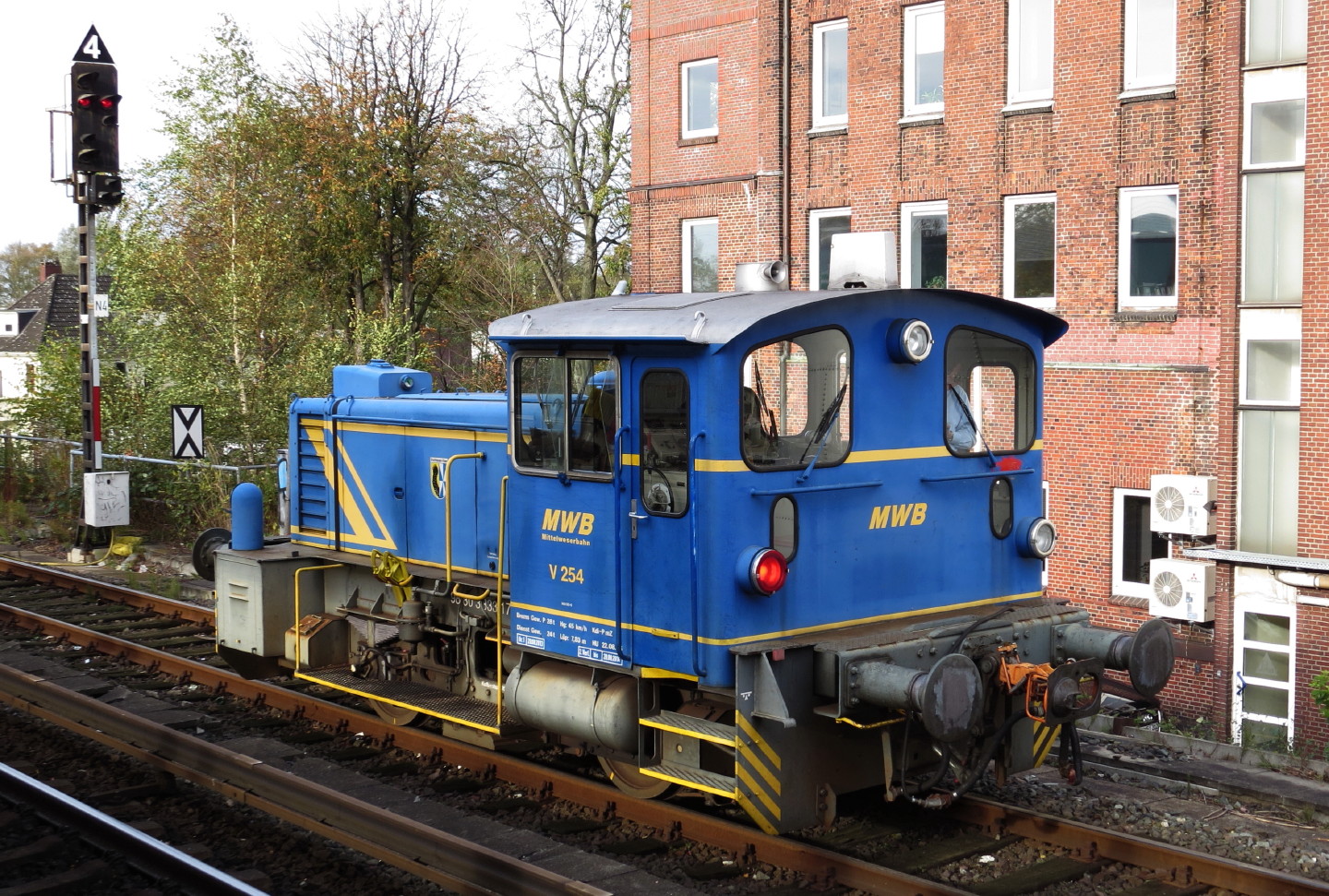 333 172 der MWB wartet in Hamburg-Eidelstedt auf Freigabe