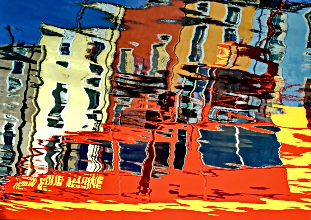 343....reflet dans grand canal à Sète