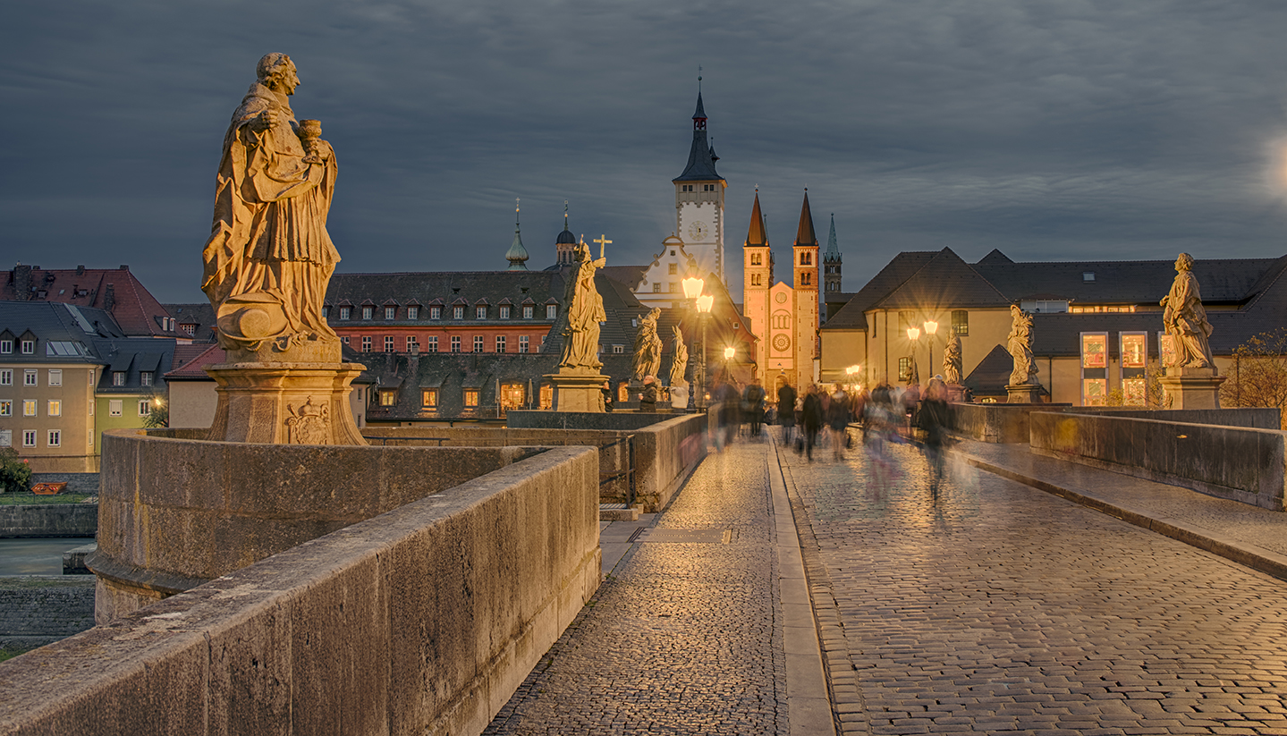 3457SB-61SB alte Mainbrücke Würzburg beleuchtet