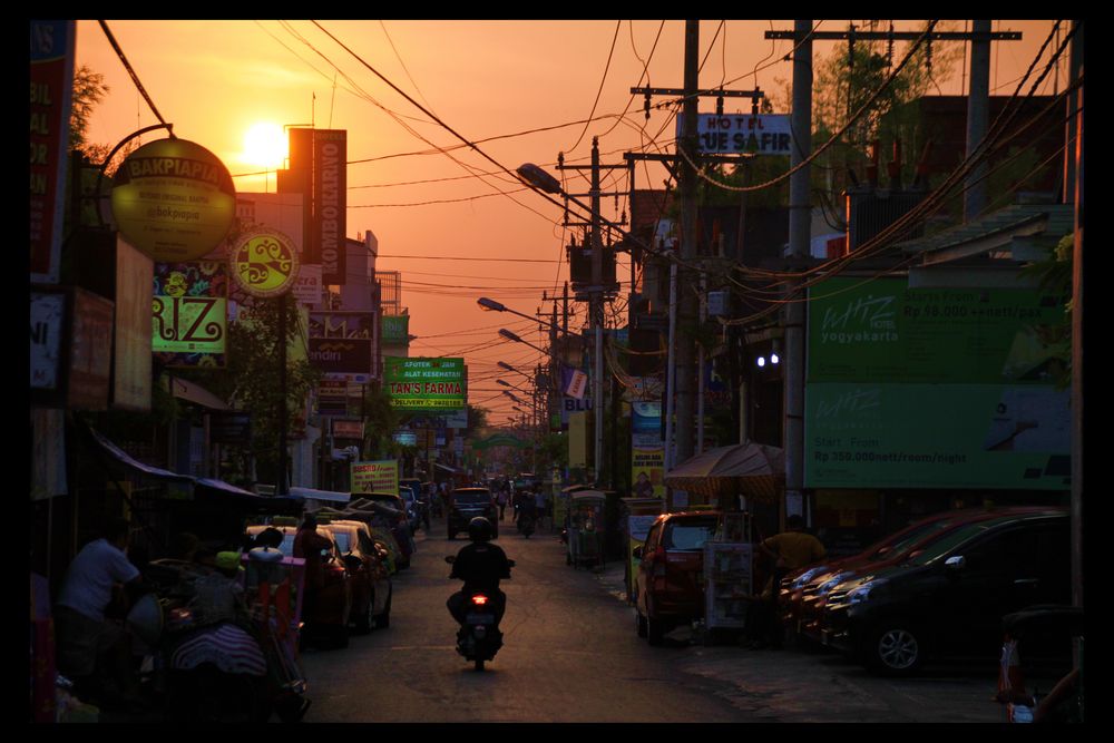 urban sunset von Marco Schöll 