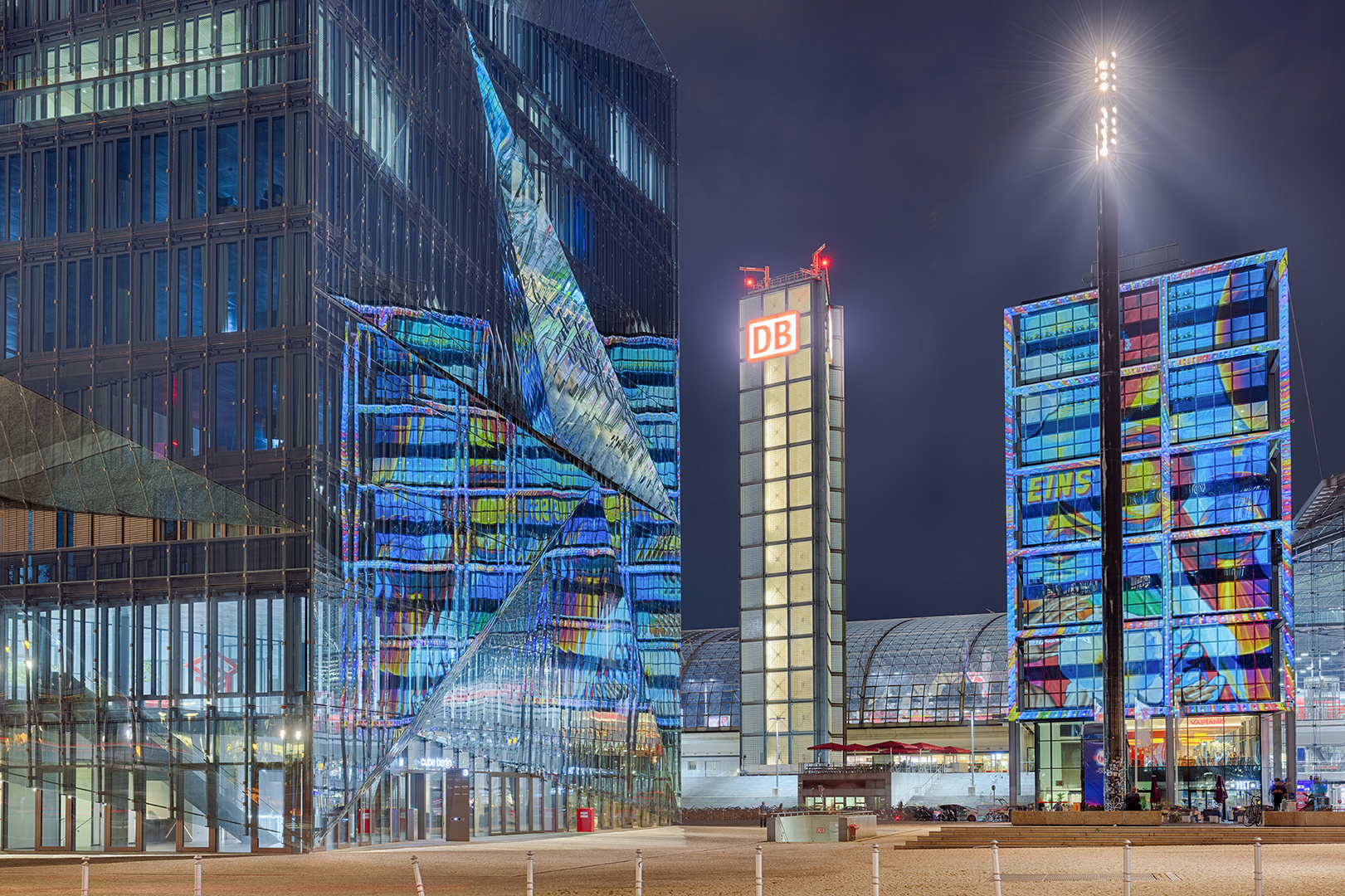 3605SN-3612SN Hauptbahnhof und Cube Washingtonplatz Berlin Spiegelung Festival of Lights