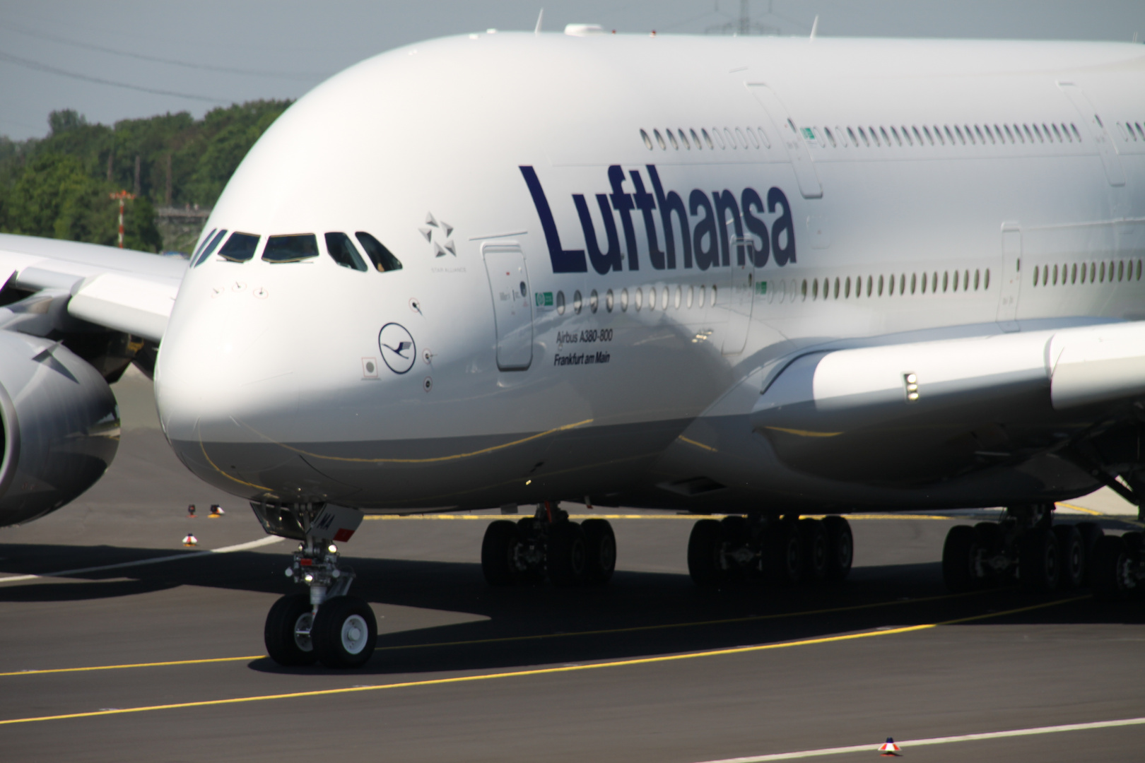 3.6.2010 / A380 der Lufthansa in DUS