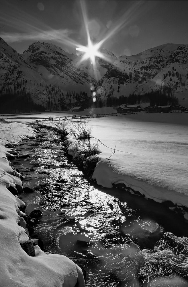 Abendstunde am Eisbach... von  Klaus Ender