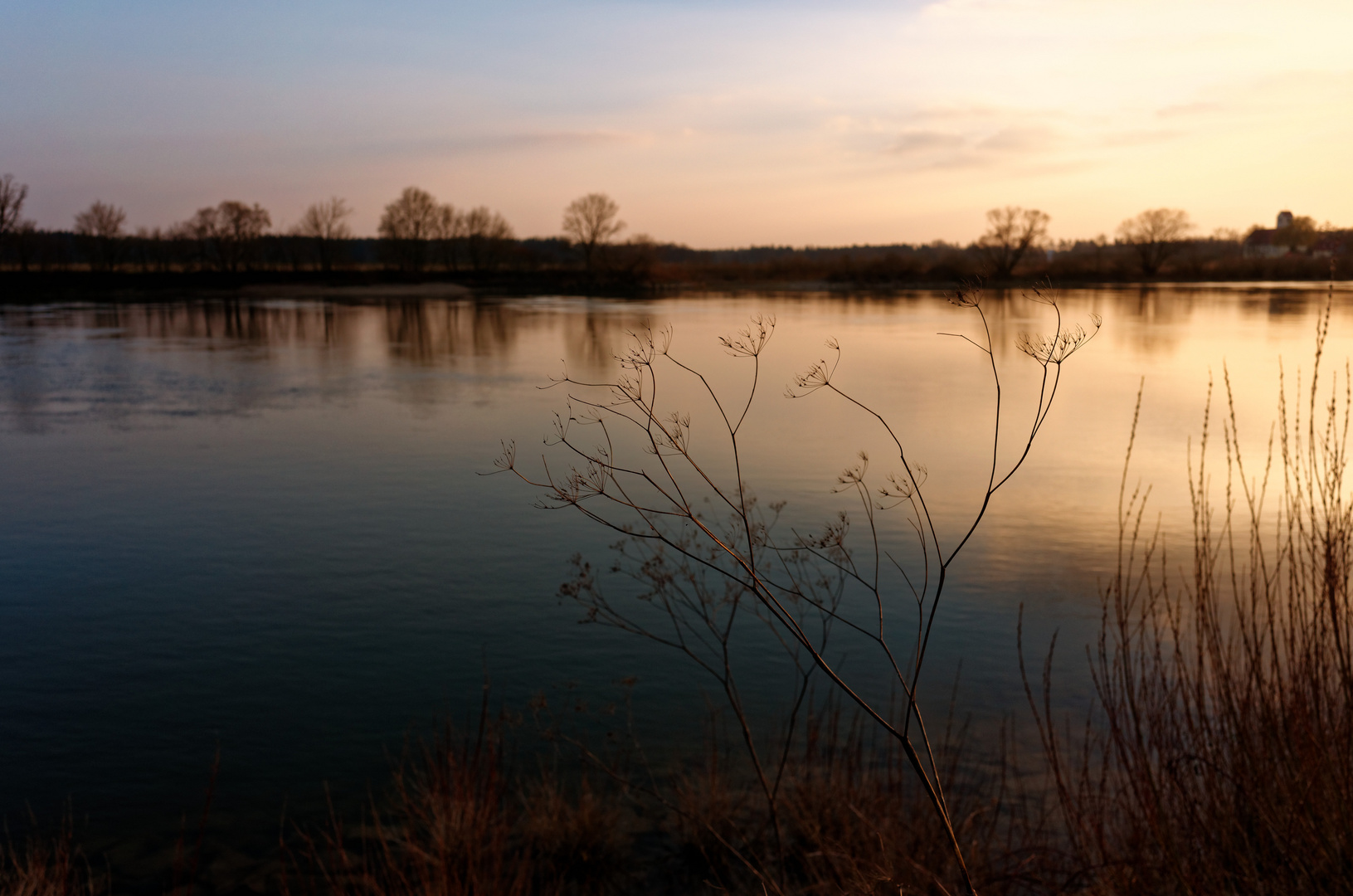 366-354: Abend an der Donau