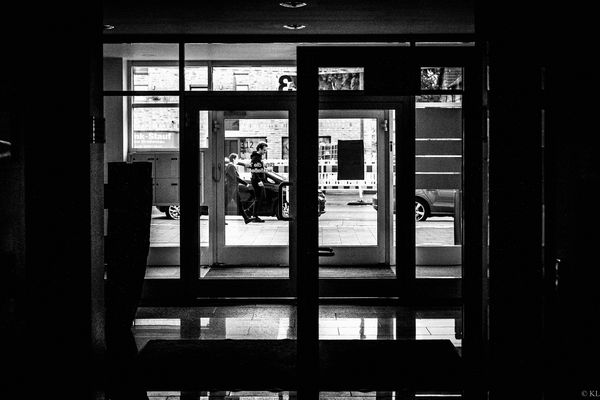 37/52 Im Vorbeigehen ..., Durch diese Türe, Veränderungen?