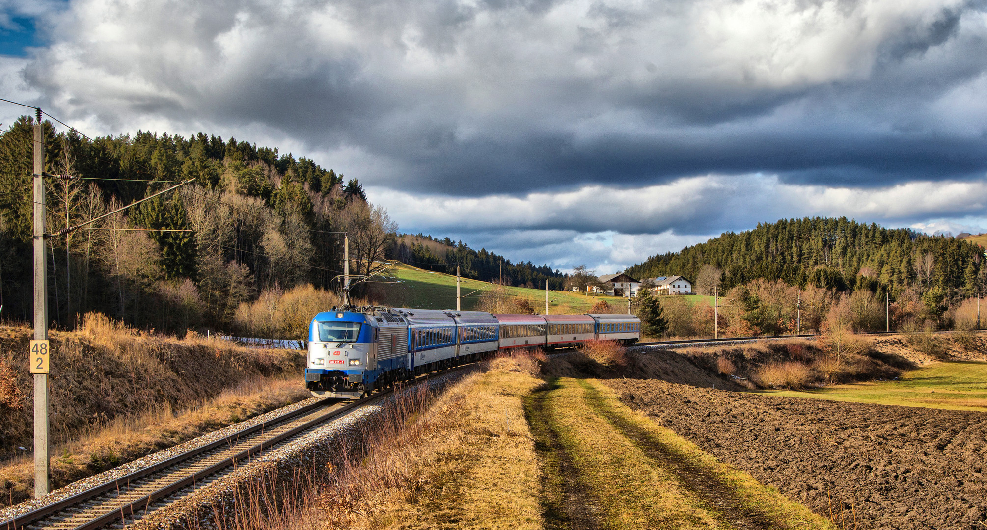 380 015 auf der Summerauerbahn