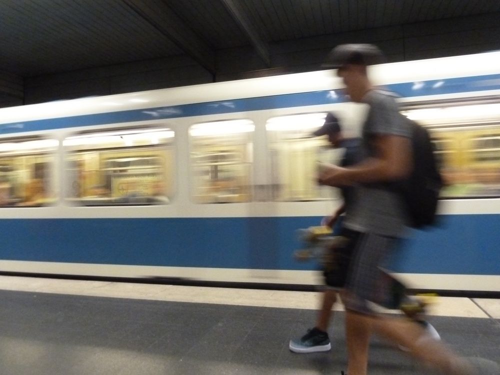 U-Bahn verpasst...    von Inge S. K.