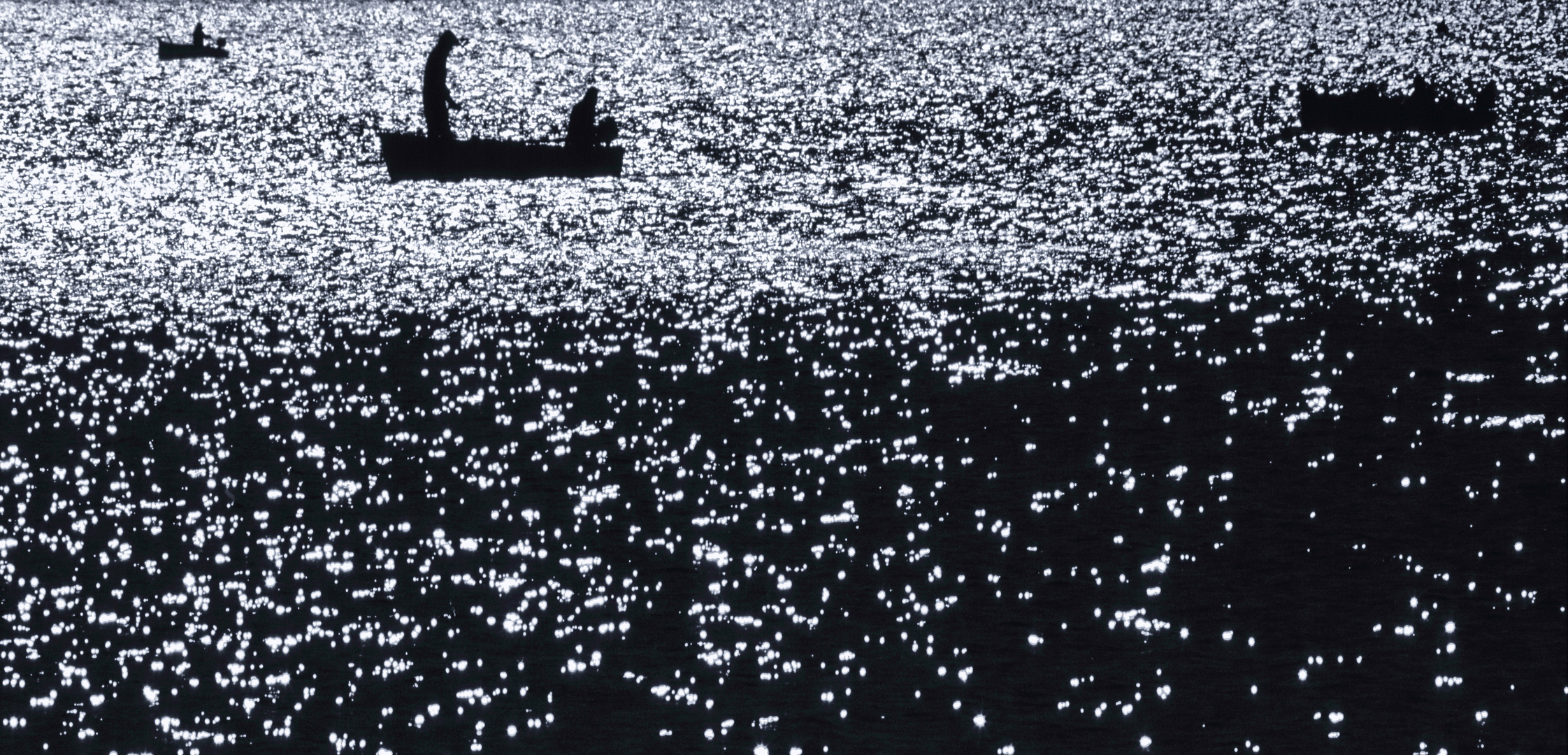 38....pêcheur sur lac Annecy