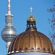 Berliner Fernsehturm und Berliner Schlo, 2 Kreuze