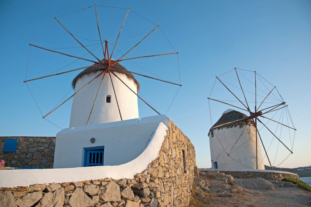 Windmühlen in Mykonos von Bernd Stahlschmidt