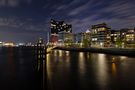 Gegenüber der Elbphilharmonie by Jörg Hennig