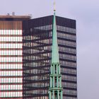 3D Rathaus Essen, davor Turm des Münsters...