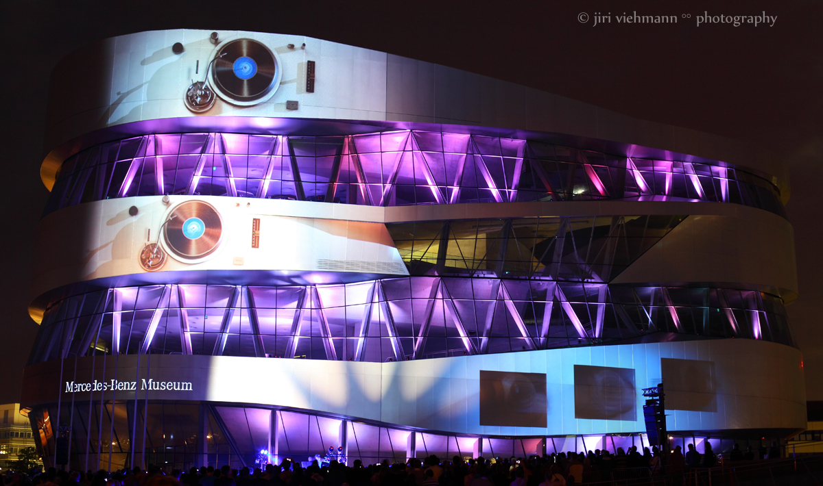 3D Video Mapping / Ultrabook 3D-Tour 02.06.2012 Mercedes Benz Museum Stuttgart with Turntablerocker