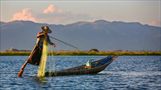 Fischer auf dem Inle-Lake by Burkhard Bartel