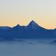 Der Nebel in den Bergspitzen