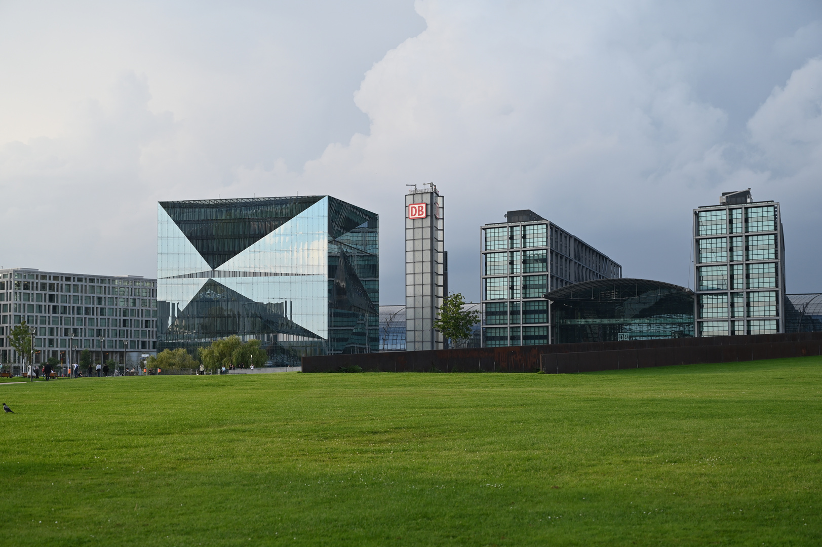 3XN Cube vor dem Hauptbahnhof in Berlin