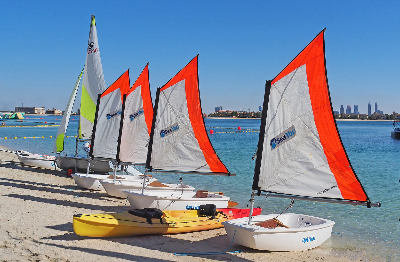 4 +1 voiles sur la plage de « The Palm » Dubaï