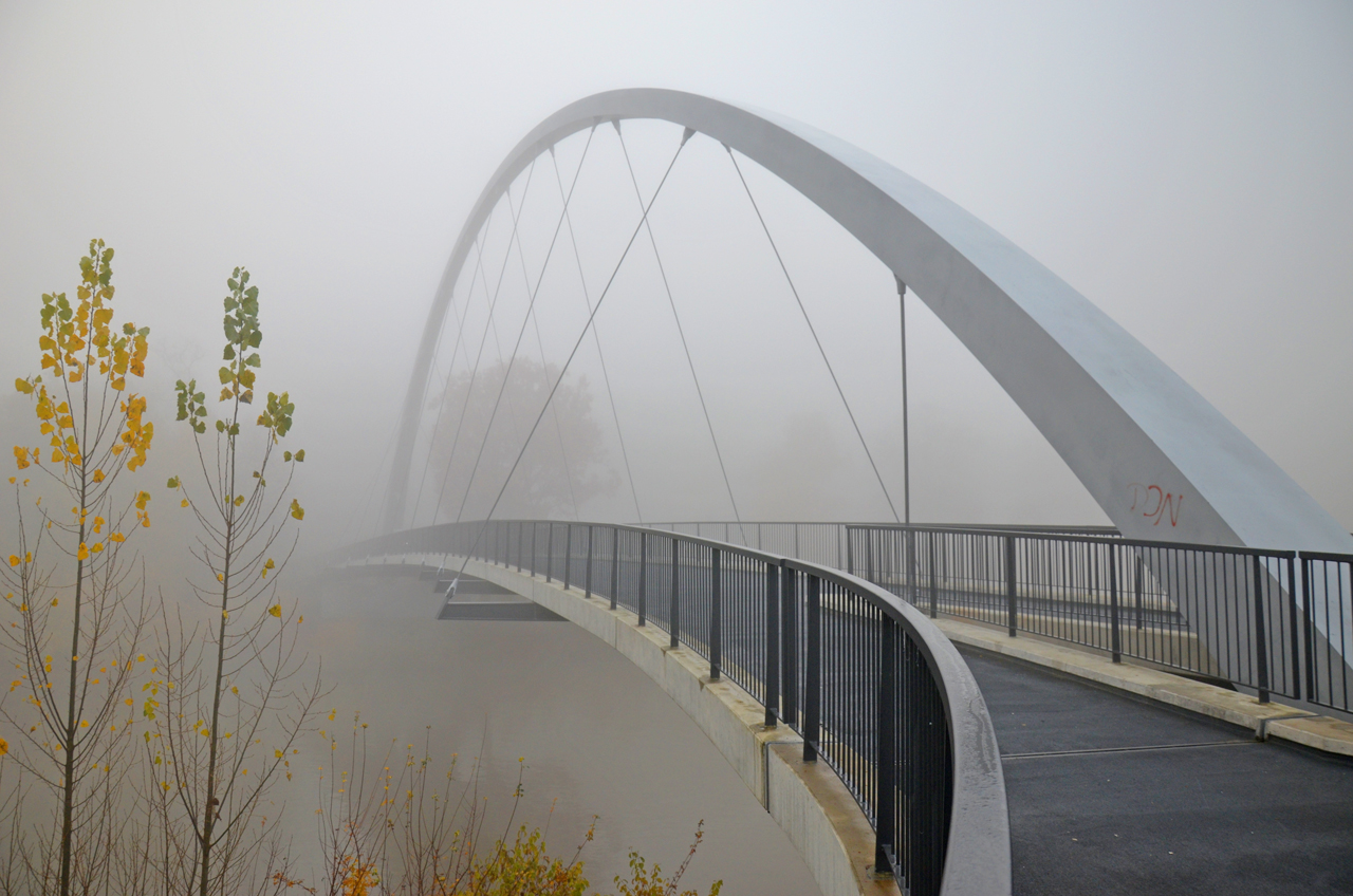 4-Burgen-Steg im Nebel