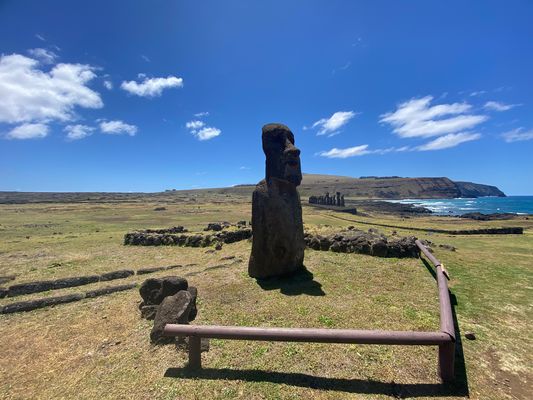 - 4 DAYS 3 NIGHTS -RAPA NUI -