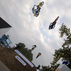 4 FMX im Flug Richtung New Zealand