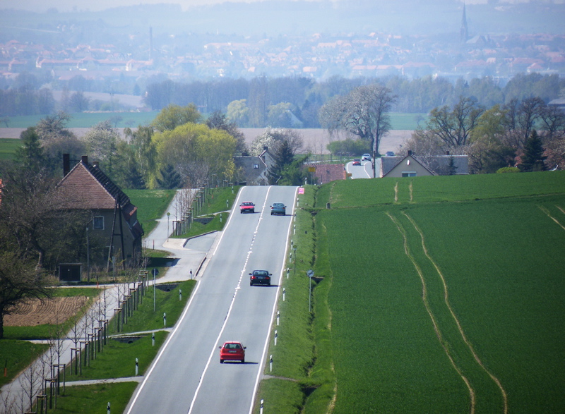 (4) ... über der B6 schweben