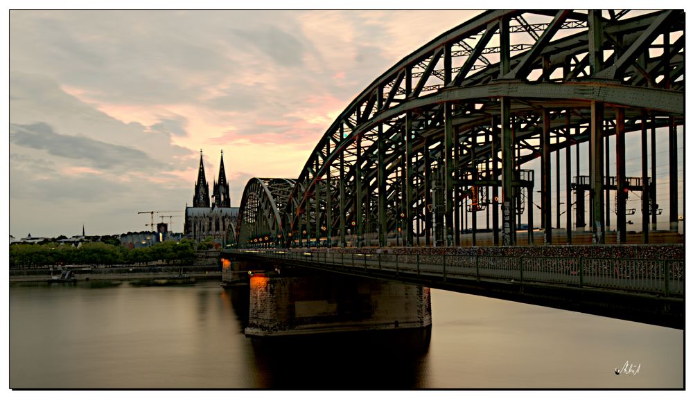 4002-4004   --- an der Hohenzollernbrücke (Köln) ---