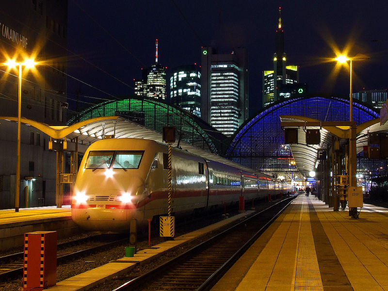 401 002 in Frankfurt/Main Hbf