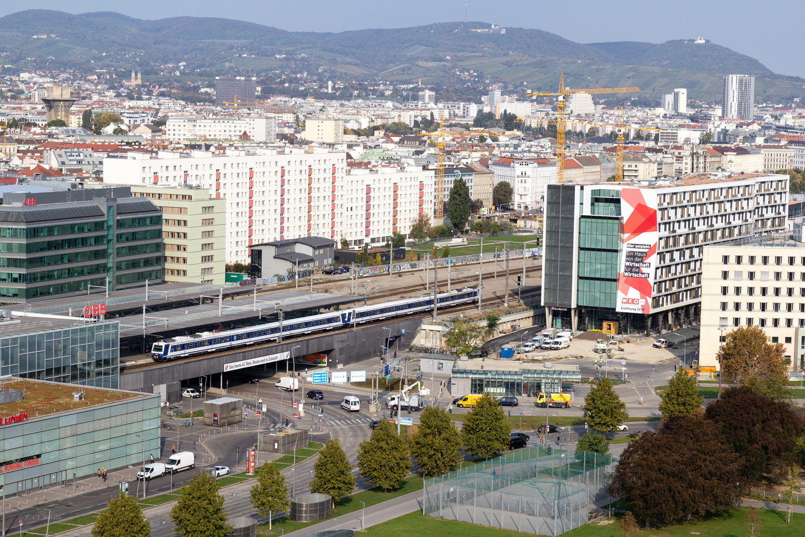 4020 Doppeleinheit im Bf Wien Praterstern