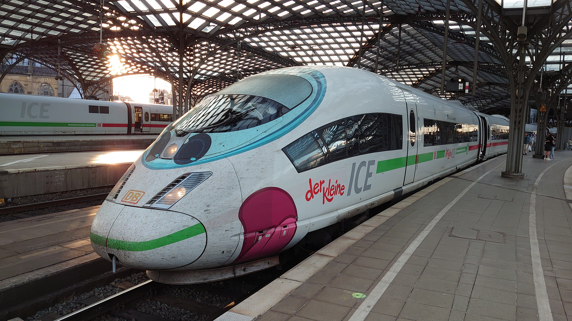 403 514 der Kleine ICE in Köln Hbf Foto & Bild eisenbahn, fahrzeuge, motive Bilder auf