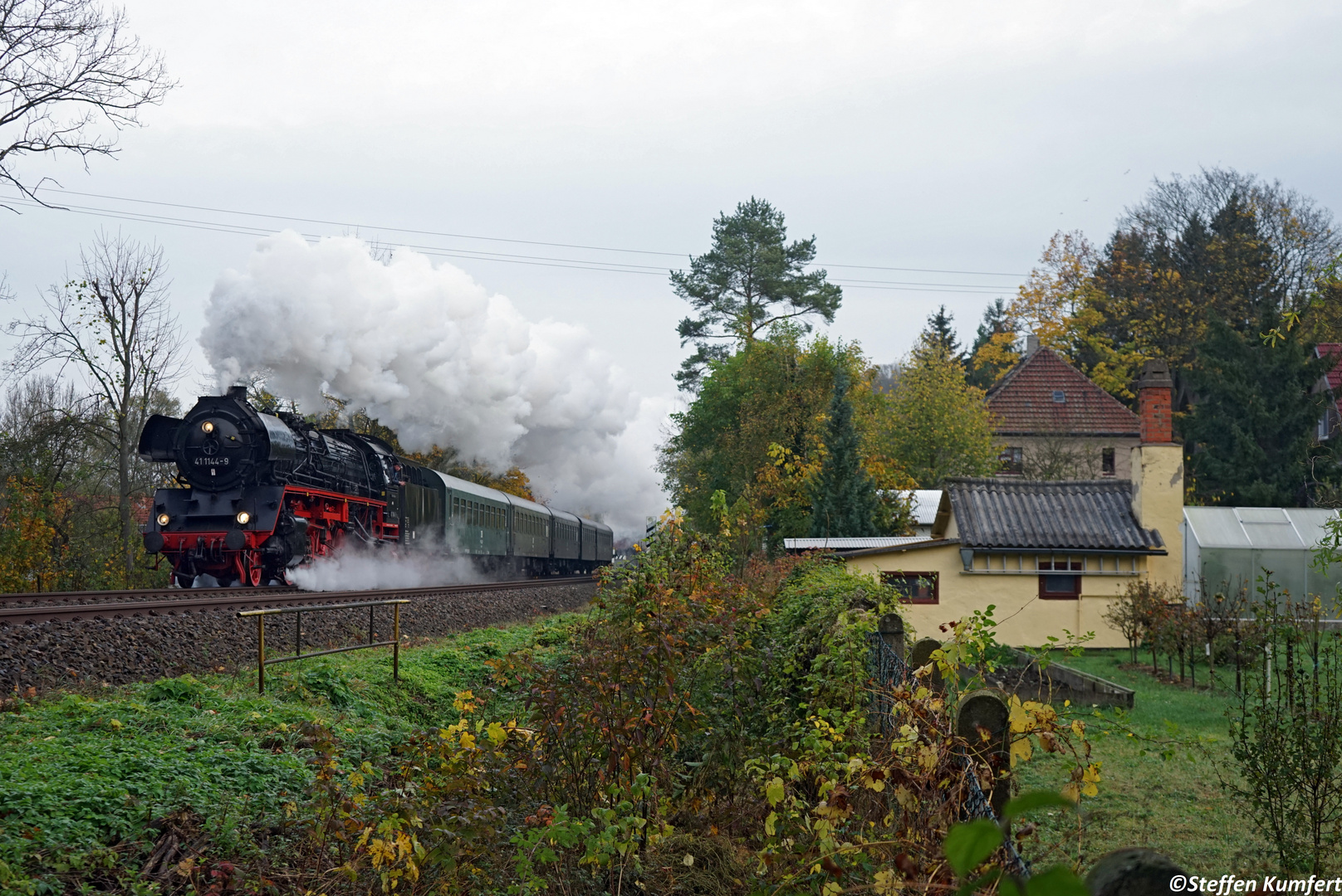 41 1144-9 dampft aus Arnstadt