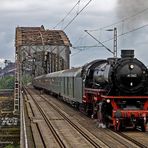 41 360 überquert alte Rheinbrücke