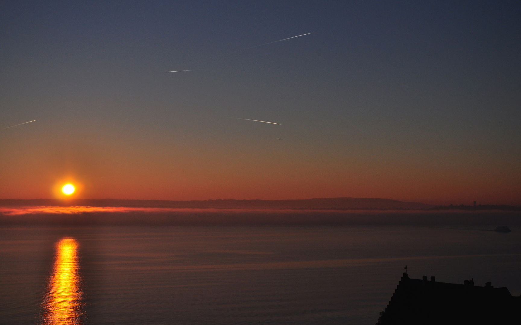 4(+1) Ufo's überm Mutterschiff auf dem Weg ins Licht?