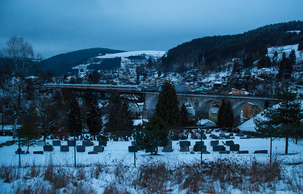 415 auf der Trogenbach-Brücke