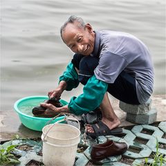 42 / 2019 - Wäsche am Fluss