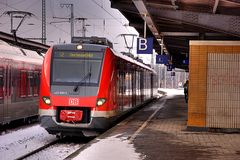 422 560 in Wanne-Eickel Hbf - HDR-Bild