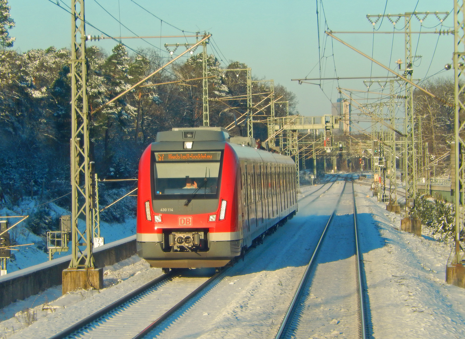 430 114 auf der Riedbahn