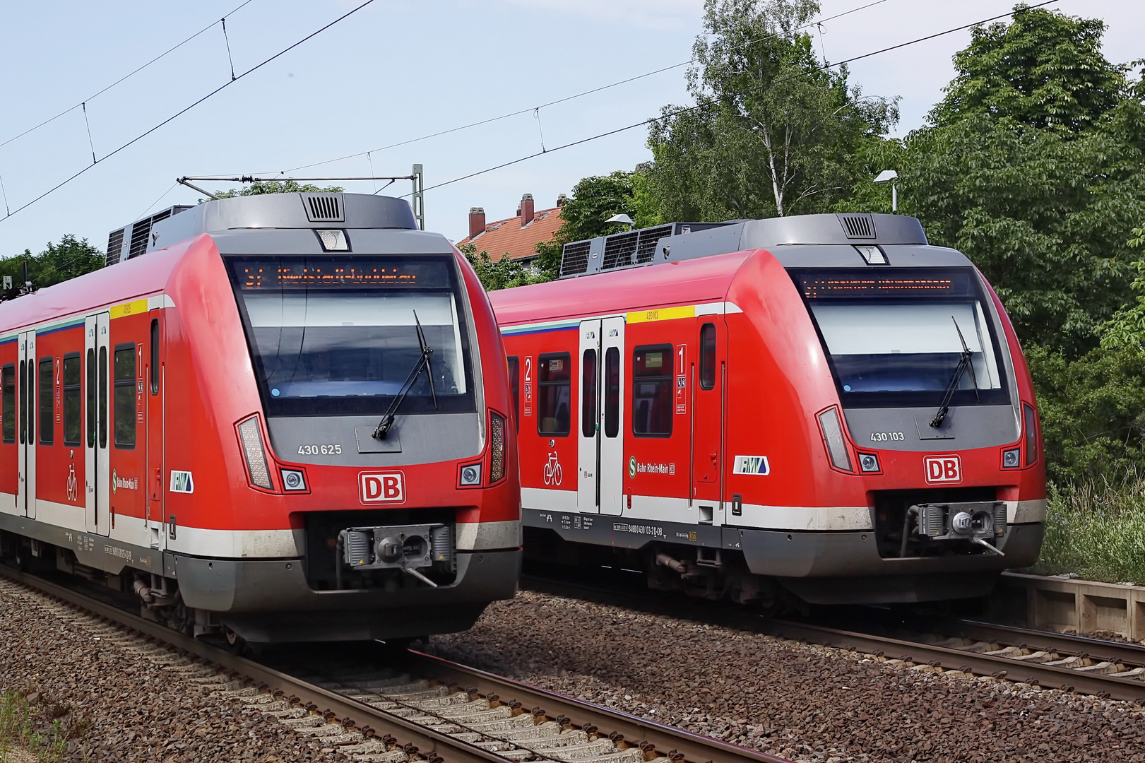 430 625 und 430 103 DB - Treffpunkt Bahnhof Wolfskehlen