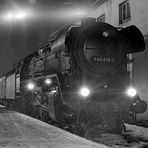 44 0414 am 02.12.1980 in Saalfeld (Saale) mit P 8048 nach Rottenbach