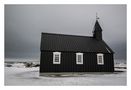 schwarz geteerte Holzkirche Búðakirkja in Búðir by derlichtbildknipser 