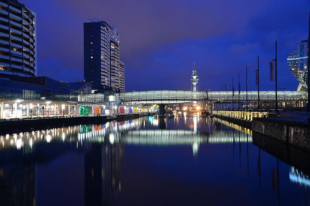 Museumshafen Bremerhaven am Abend von Michael Blonski 